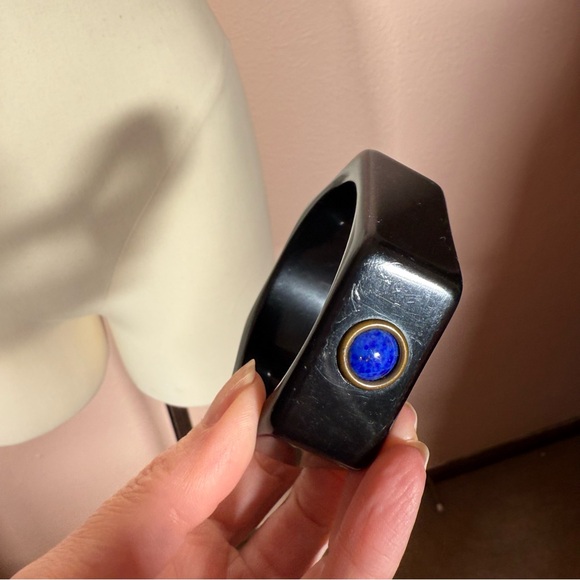 Vintage black Lucite Blue glass Chunky Modernist mod hexagon Bangle Bracelet - Picture 10 of 16